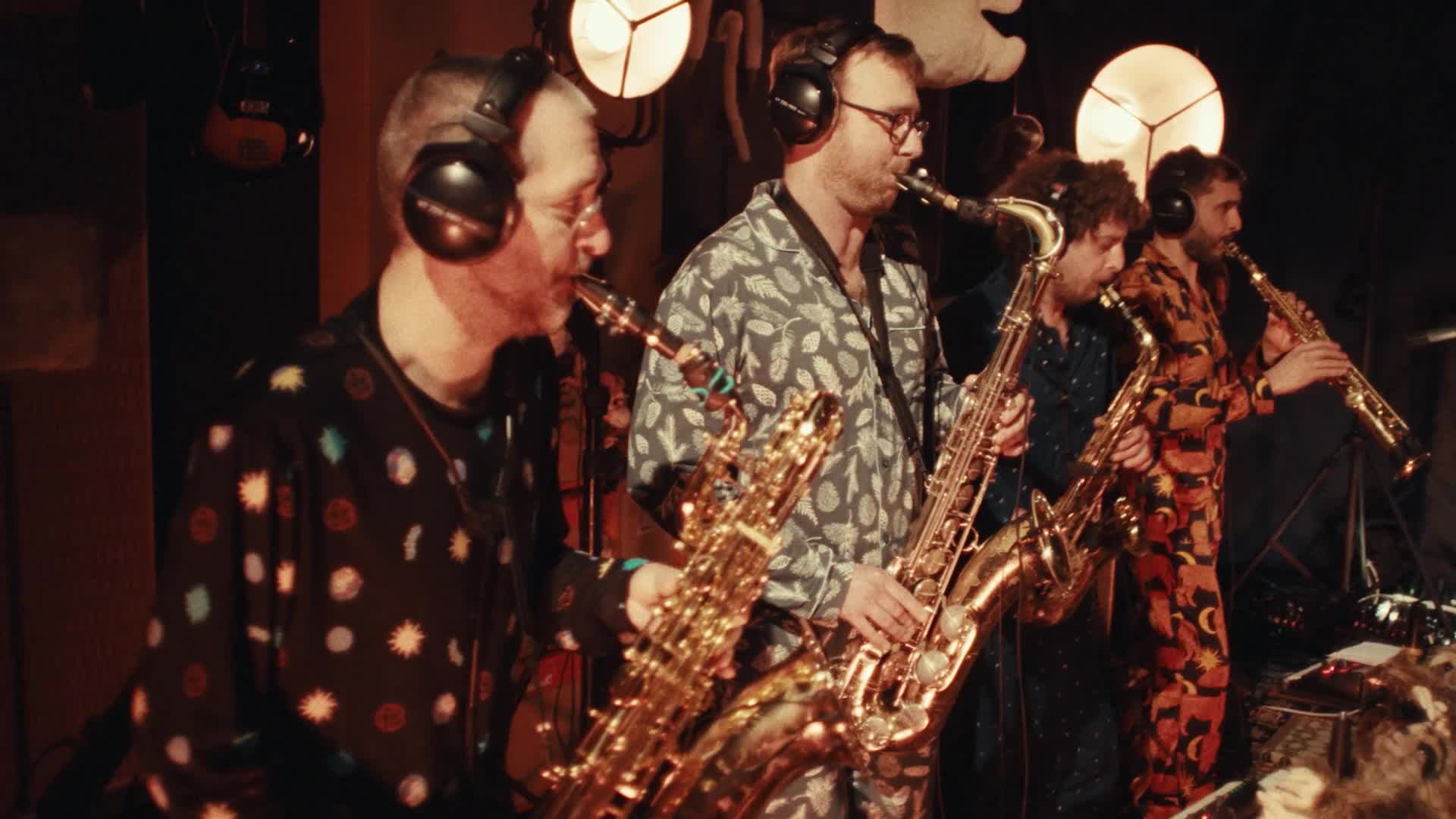 Old School Funky Family - Ours