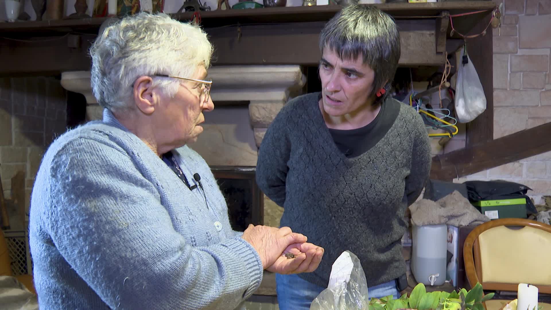 Plazandere, Sarako emazteak itzaletik argira