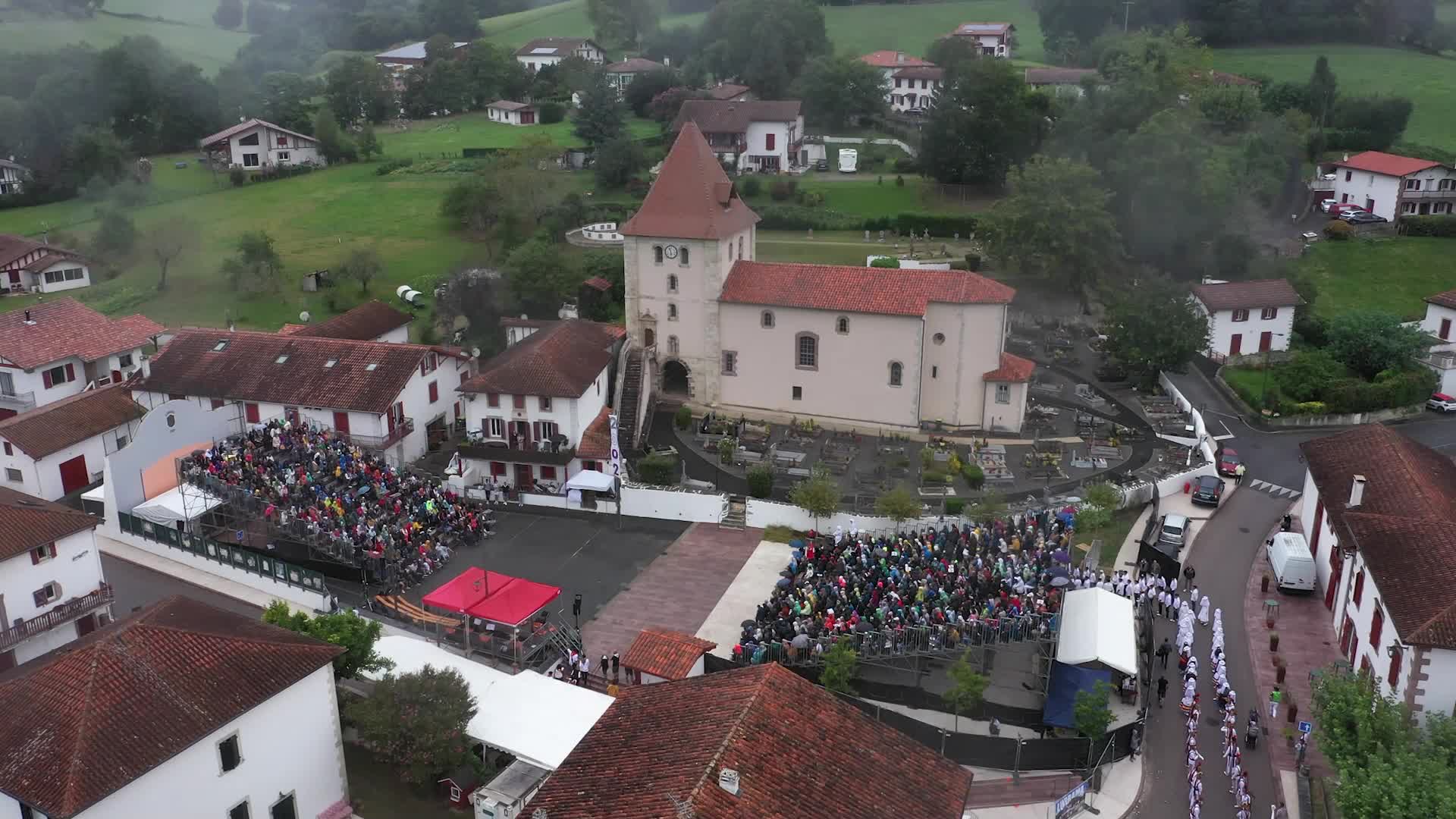 "Historiak istorio" Luhusoko kabalkada